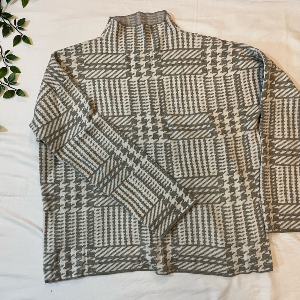 Boxy plaid structured sweater